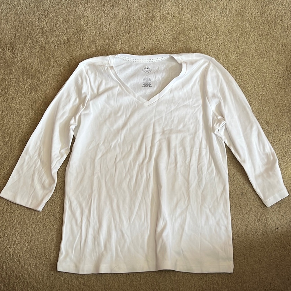 White 3/4 sleeve nice top
